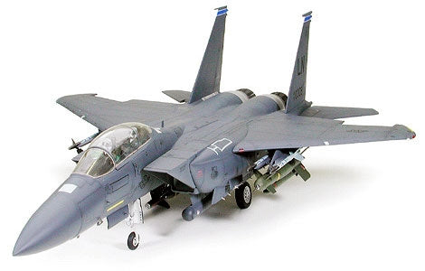 Tamiya 1/32 F-15E Strike Eagle "Bunker Buster"