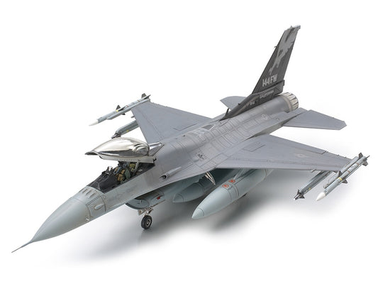 Tamiya 1/48 Lockeed F-16C (Block 25/32) Fighting Falcon Ang