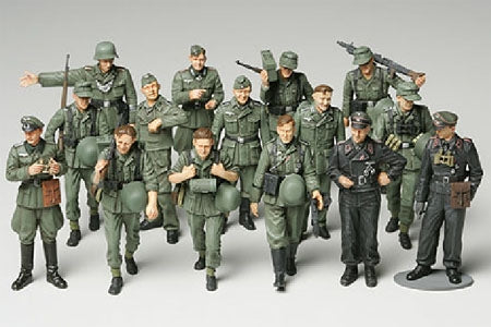 Tamiya 1/48 WWII German Infantry On Maneuvers